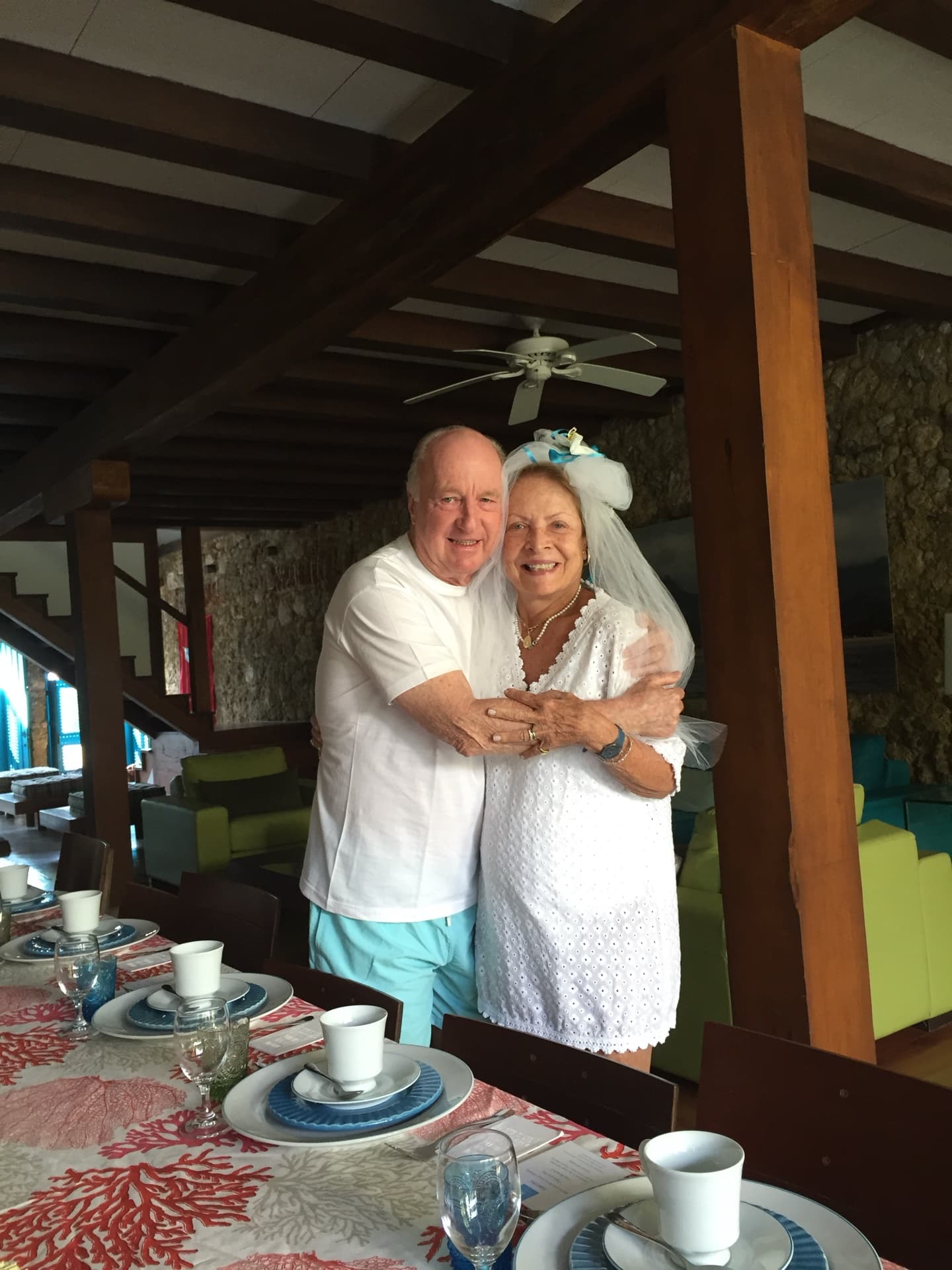 Rodolfo and Maria da Gloria in white — an anniversary renewal
